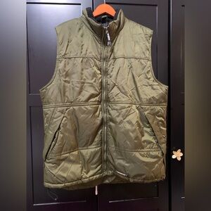 Olive Green Men's puffer vest XL,outdoors,sporting life